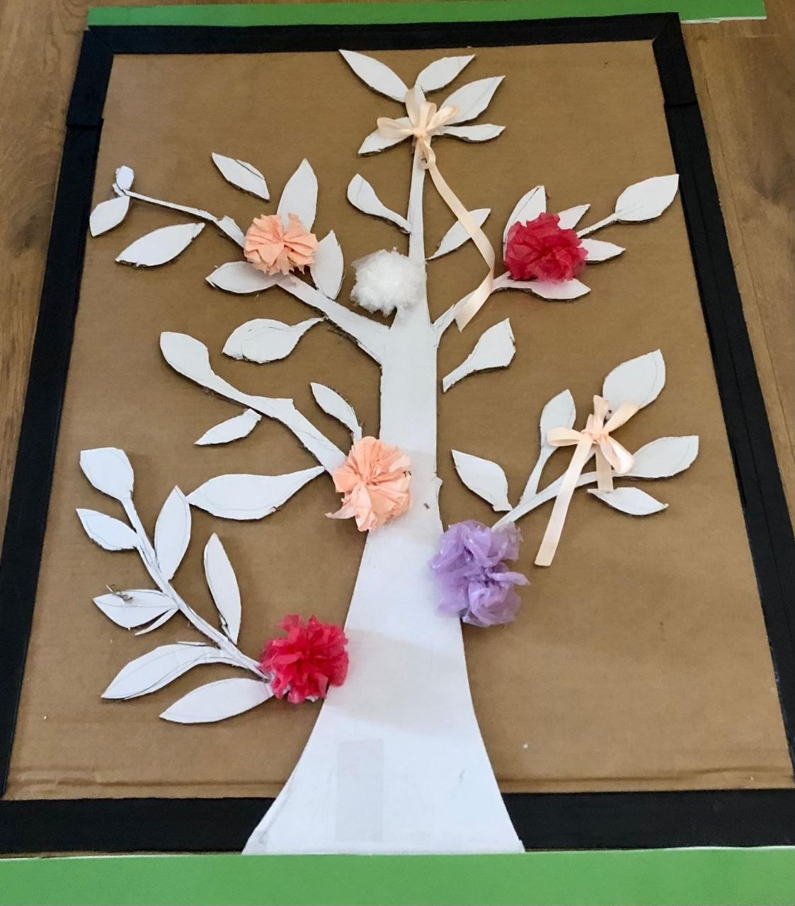 Albero di cartone di Jacqueline Enkelaar-Ashdown